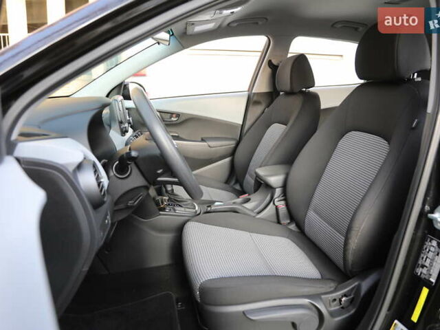 Черный Хендай Kona, объемом двигателя 2 л и пробегом 90 тыс. км за 17000 $, фото 7 на Automoto.ua