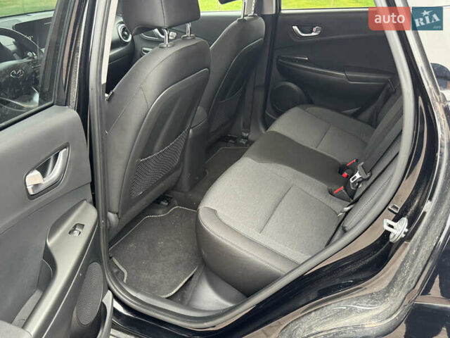 Черный Хендай Kona, объемом двигателя 0 л и пробегом 64 тыс. км за 17500 $, фото 9 на Automoto.ua