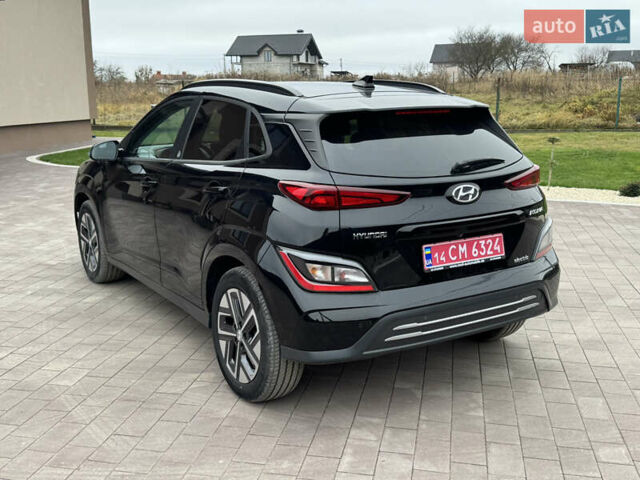 Черный Хендай Kona, объемом двигателя 0 л и пробегом 64 тыс. км за 17500 $, фото 1 на Automoto.ua