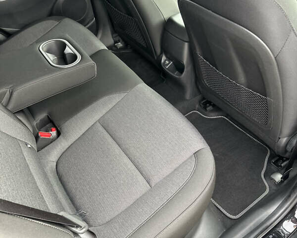 Черный Хендай Kona, объемом двигателя 0 л и пробегом 61 тыс. км за 18100 $, фото 12 на Automoto.ua