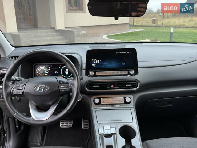 Черный Хендай Kona, объемом двигателя 0 л и пробегом 64 тыс. км за 17500 $, фото 8 на Automoto.ua