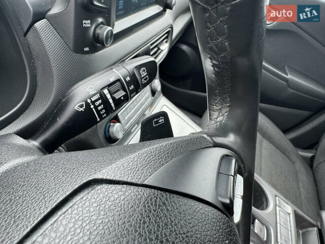 Чорний Хендай Kona, об'ємом двигуна 0 л та пробігом 80 тис. км за 15800 $, фото 17 на Automoto.ua