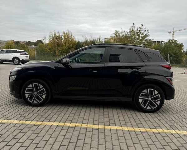 Черный Хендай Kona, объемом двигателя 0 л и пробегом 156 тыс. км за 19800 $, фото 2 на Automoto.ua