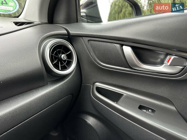 Чорний Хендай Kona, об'ємом двигуна 0 л та пробігом 54 тис. км за 16800 $, фото 9 на Automoto.ua