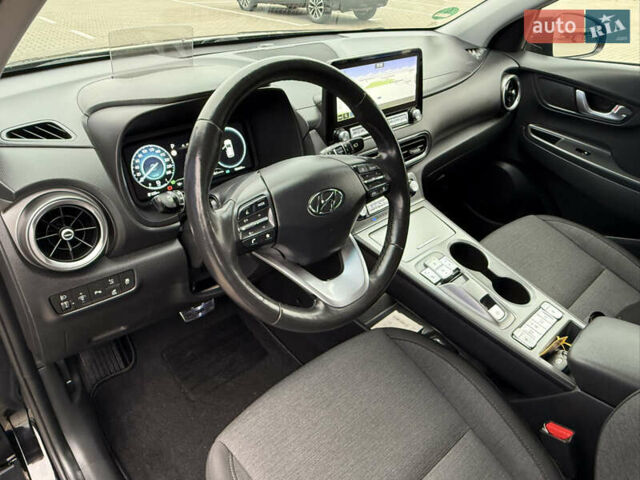 Черный Хендай Kona, объемом двигателя 0 л и пробегом 156 тыс. км за 19800 $, фото 26 на Automoto.ua