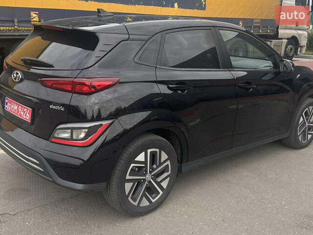 Черный Хендай Kona, объемом двигателя 0 л и пробегом 42 тыс. км за 18500 $, фото 3 на Automoto.ua