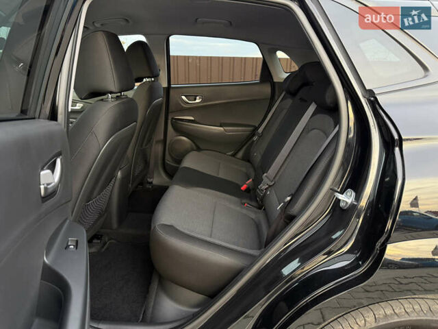 Чорний Хендай Kona, об'ємом двигуна 0 л та пробігом 16 тис. км за 18000 $, фото 10 на Automoto.ua