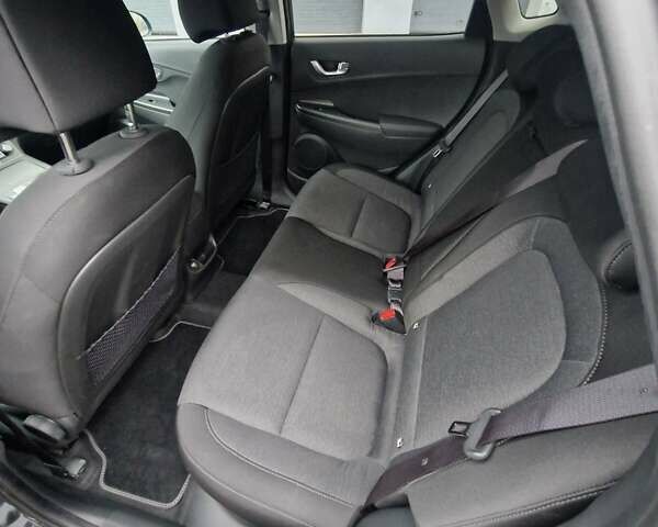 Черный Хендай Kona, объемом двигателя 0 л и пробегом 18 тыс. км за 22800 $, фото 60 на Automoto.ua
