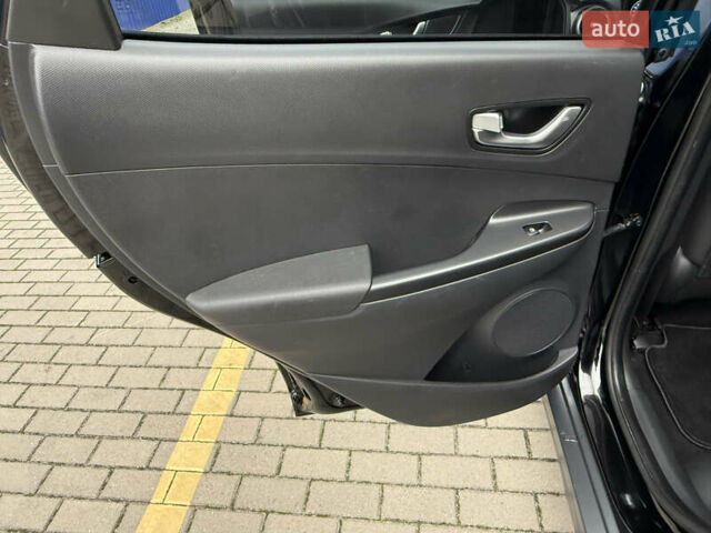 Черный Хендай Kona, объемом двигателя 0 л и пробегом 156 тыс. км за 19800 $, фото 32 на Automoto.ua