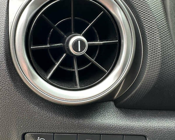 Чорний Хендай Kona, об'ємом двигуна 0 л та пробігом 54 тис. км за 16800 $, фото 12 на Automoto.ua