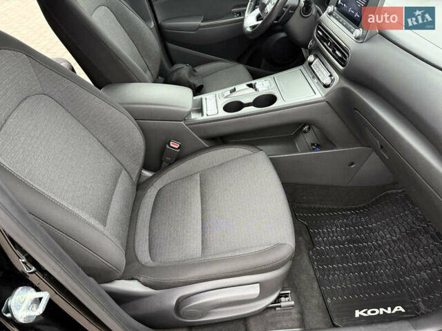 Черный Хендай Kona, объемом двигателя 0 л и пробегом 74 тыс. км за 20900 $, фото 20 на Automoto.ua