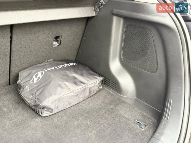 Черный Хендай Kona, объемом двигателя 0 л и пробегом 156 тыс. км за 19800 $, фото 42 на Automoto.ua