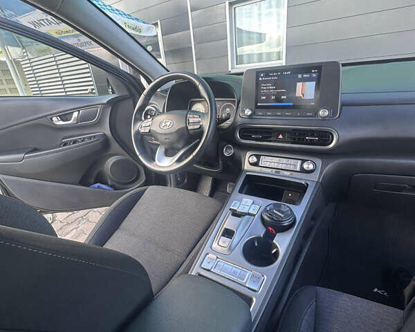 Черный Хендай Kona, объемом двигателя 0 л и пробегом 42 тыс. км за 18500 $, фото 37 на Automoto.ua