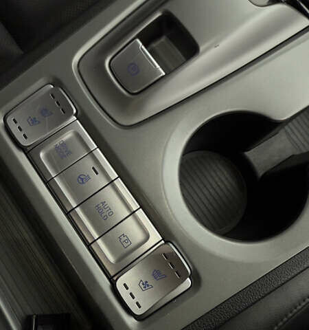 Черный Хендай Kona, объемом двигателя 0 л и пробегом 134 тыс. км за 20999 $, фото 41 на Automoto.ua