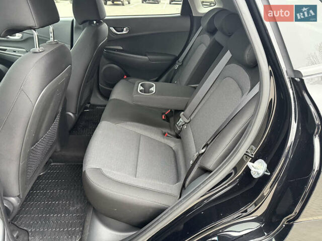 Черный Хендай Kona, объемом двигателя 0 л и пробегом 74 тыс. км за 20900 $, фото 14 на Automoto.ua