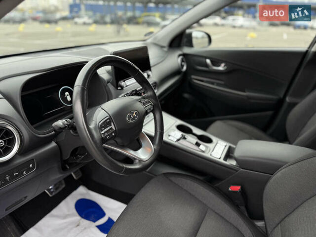 Чорний Хендай Kona, об'ємом двигуна 0 л та пробігом 36 тис. км за 18700 $, фото 35 на Automoto.ua