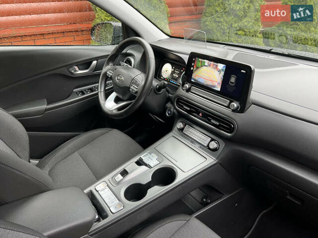 Черный Хендай Kona, объемом двигателя 0 л и пробегом 68 тыс. км за 18500 $, фото 21 на Automoto.ua