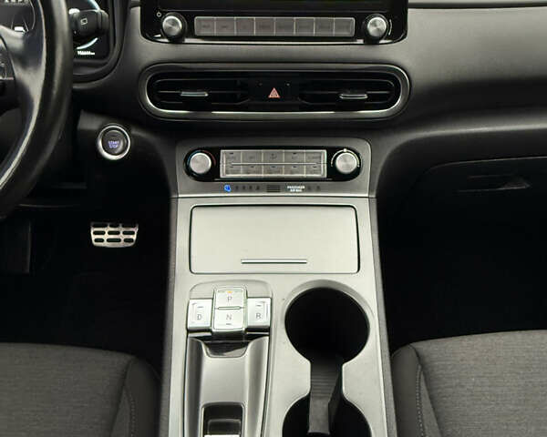 Черный Хендай Kona, объемом двигателя 0 л и пробегом 156 тыс. км за 19800 $, фото 31 на Automoto.ua