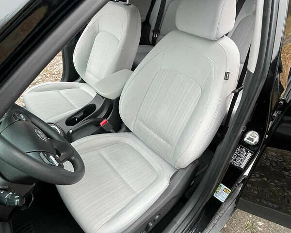 Черный Хендай Kona, объемом двигателя 2 л и пробегом 85 тыс. км за 19000 $, фото 20 на Automoto.ua