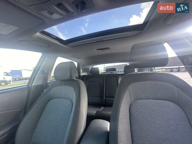 Черный Хендай Kona, объемом двигателя 0 л и пробегом 42 тыс. км за 18500 $, фото 17 на Automoto.ua