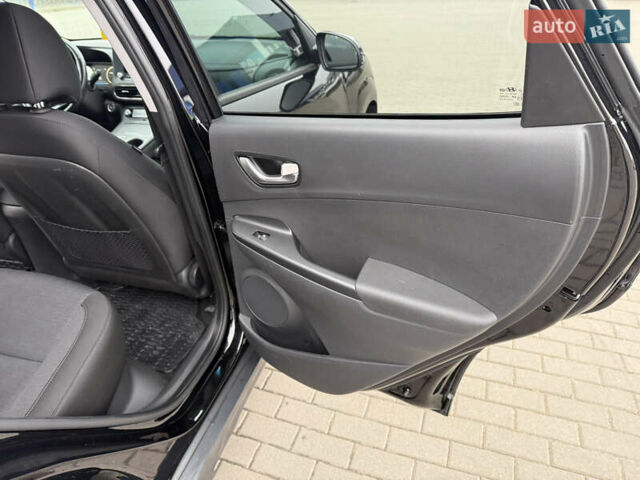 Черный Хендай Kona, объемом двигателя 0 л и пробегом 74 тыс. км за 20900 $, фото 15 на Automoto.ua