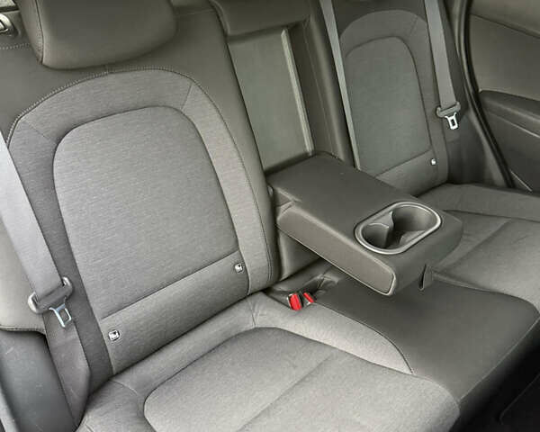 Черный Хендай Kona, объемом двигателя 0 л и пробегом 156 тыс. км за 19800 $, фото 46 на Automoto.ua