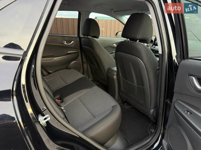 Чорний Хендай Kona, об'ємом двигуна 0 л та пробігом 16 тис. км за 18000 $, фото 20 на Automoto.ua