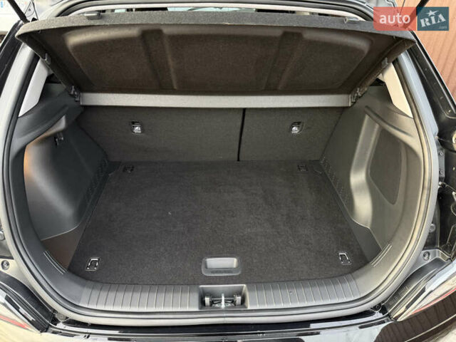 Чорний Хендай Kona, об'ємом двигуна 0 л та пробігом 16 тис. км за 18000 $, фото 13 на Automoto.ua