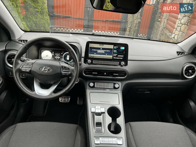 Черный Хендай Kona, объемом двигателя 0 л и пробегом 68 тыс. км за 18500 $, фото 13 на Automoto.ua