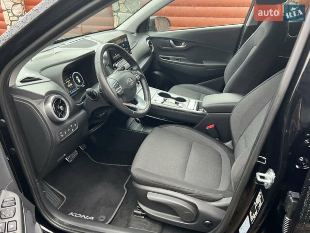 Черный Хендай Kona, объемом двигателя 0 л и пробегом 68 тыс. км за 18500 $, фото 12 на Automoto.ua