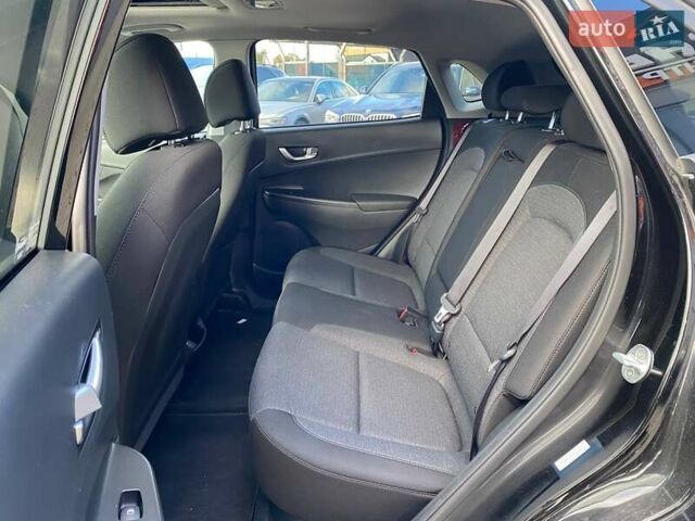 Чорний Хендай Kona, об'ємом двигуна 0 л та пробігом 5 тис. км за 21000 $, фото 21 на Automoto.ua