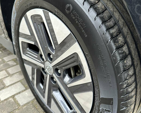 Чорний Хендай Kona, об'ємом двигуна 0 л та пробігом 54 тис. км за 16800 $, фото 5 на Automoto.ua