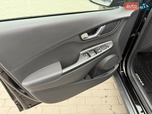 Черный Хендай Kona, объемом двигателя 0 л и пробегом 74 тыс. км за 20900 $, фото 8 на Automoto.ua