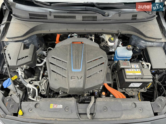 Чорний Хендай Kona, об'ємом двигуна 0 л та пробігом 36 тис. км за 18700 $, фото 6 на Automoto.ua