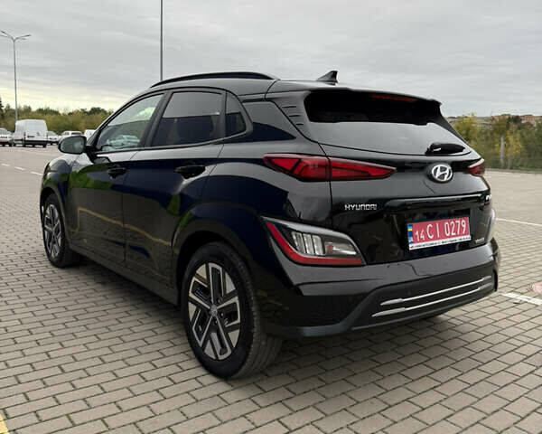 Черный Хендай Kona, объемом двигателя 0 л и пробегом 156 тыс. км за 19800 $, фото 3 на Automoto.ua