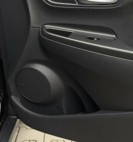 Черный Хендай Kona, объемом двигателя 0 л и пробегом 134 тыс. км за 20999 $, фото 27 на Automoto.ua