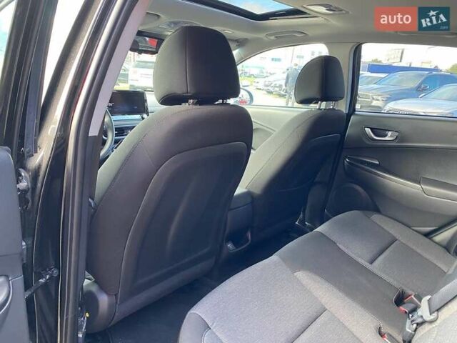 Чорний Хендай Kona, об'ємом двигуна 0 л та пробігом 5 тис. км за 21000 $, фото 22 на Automoto.ua