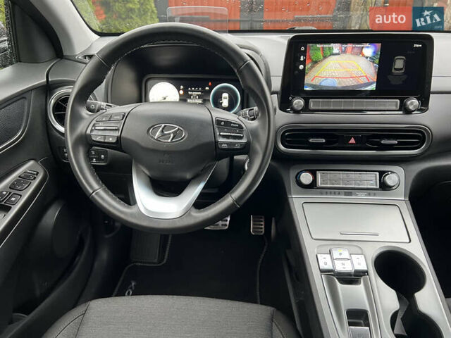 Черный Хендай Kona, объемом двигателя 0 л и пробегом 68 тыс. км за 18500 $, фото 16 на Automoto.ua