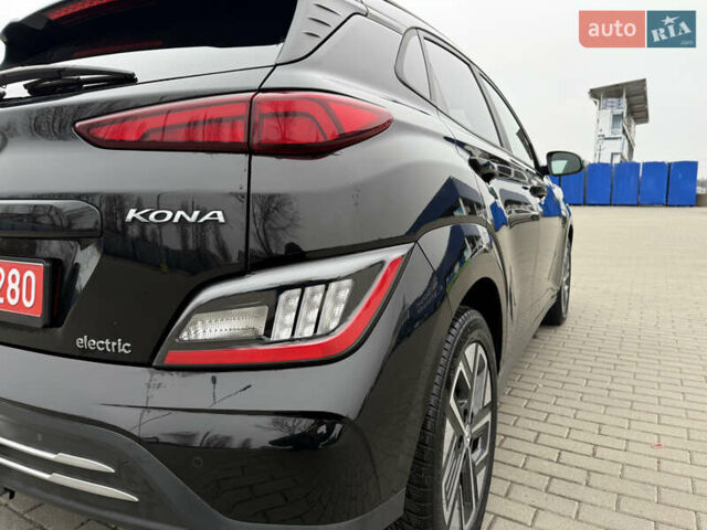 Черный Хендай Kona, объемом двигателя 0 л и пробегом 74 тыс. км за 20900 $, фото 3 на Automoto.ua