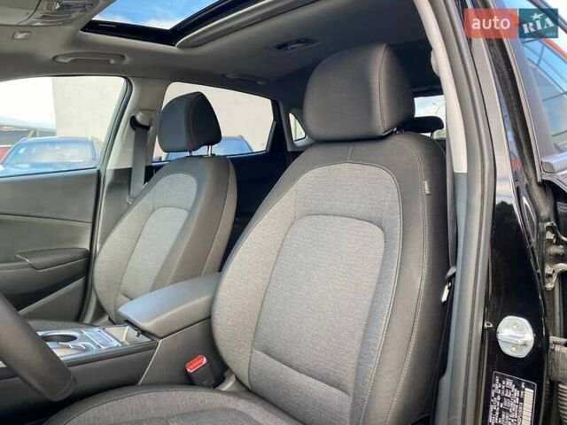 Чорний Хендай Kona, об'ємом двигуна 0 л та пробігом 5 тис. км за 21000 $, фото 20 на Automoto.ua