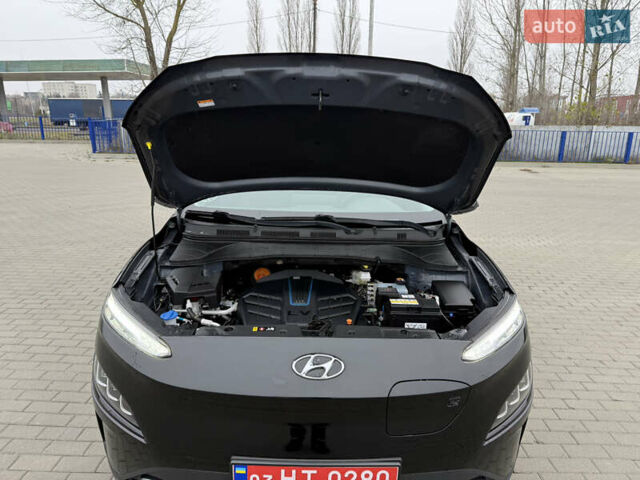 Черный Хендай Kona, объемом двигателя 0 л и пробегом 74 тыс. км за 20900 $, фото 33 на Automoto.ua