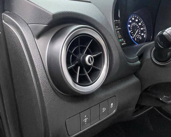 Черный Хендай Kona, объемом двигателя 2 л и пробегом 85 тыс. км за 19000 $, фото 23 на Automoto.ua