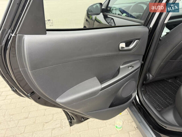 Черный Хендай Kona, объемом двигателя 0 л и пробегом 74 тыс. км за 20900 $, фото 13 на Automoto.ua