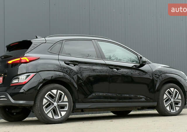 Черный Хендай Kona, объемом двигателя 0 л и пробегом 134 тыс. км за 20999 $, фото 6 на Automoto.ua