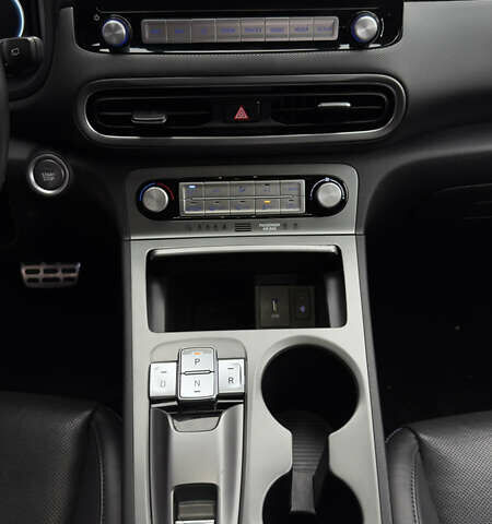 Черный Хендай Kona, объемом двигателя 0 л и пробегом 134 тыс. км за 20999 $, фото 33 на Automoto.ua