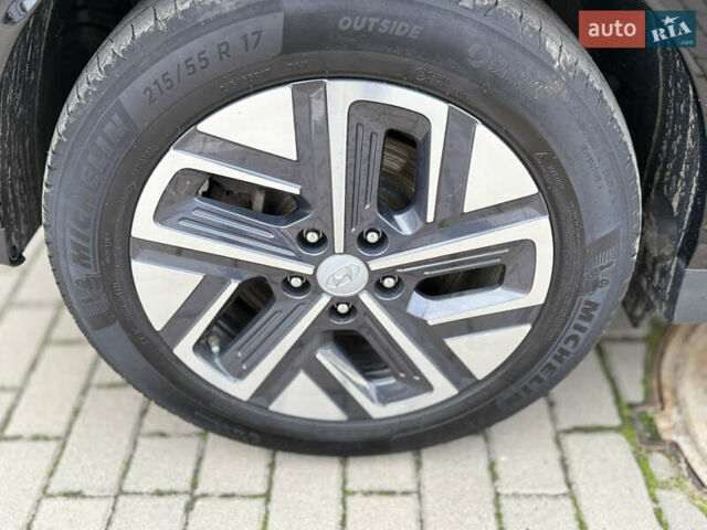 Черный Хендай Kona, объемом двигателя 0 л и пробегом 156 тыс. км за 19800 $, фото 37 на Automoto.ua