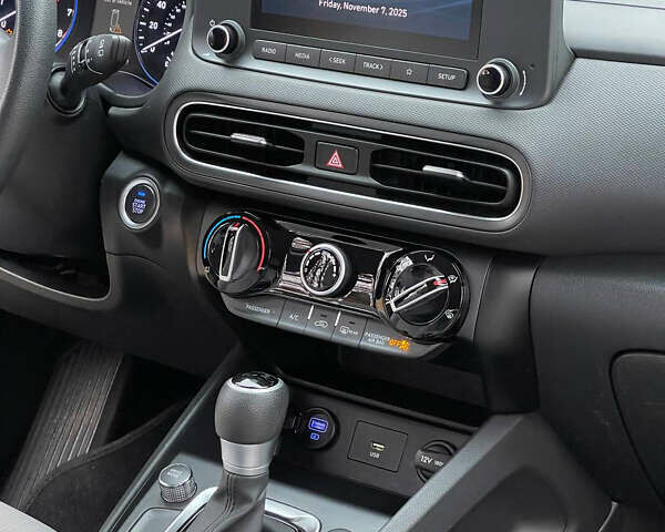 Черный Хендай Kona, объемом двигателя 2 л и пробегом 85 тыс. км за 19000 $, фото 27 на Automoto.ua