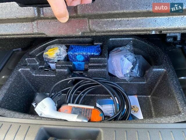 Чорний Хендай Kona, об'ємом двигуна 0 л та пробігом 5 тис. км за 21000 $, фото 28 на Automoto.ua