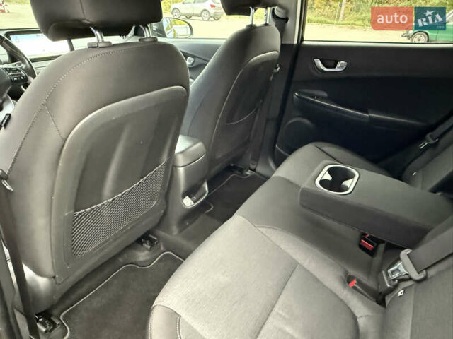 Черный Хендай Kona, объемом двигателя 0 л и пробегом 156 тыс. км за 19800 $, фото 33 на Automoto.ua