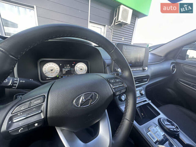 Черный Хендай Kona, объемом двигателя 0 л и пробегом 42 тыс. км за 18500 $, фото 14 на Automoto.ua